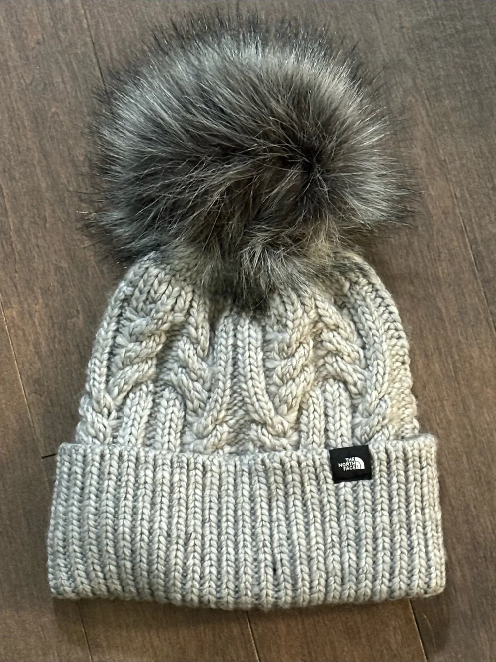 The North Face Kids Beanie One Size Gray Cable Knit Faux Fur Pom Winter Hat LN
